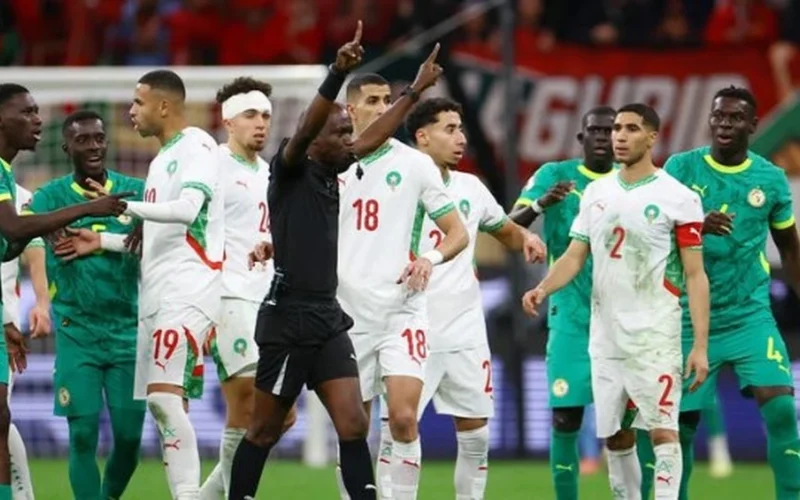 الكاف يدرس إقالة رئيس الهيئات القضائية بعد جدل نهائي إفريقيا بين المغرب والسنغال